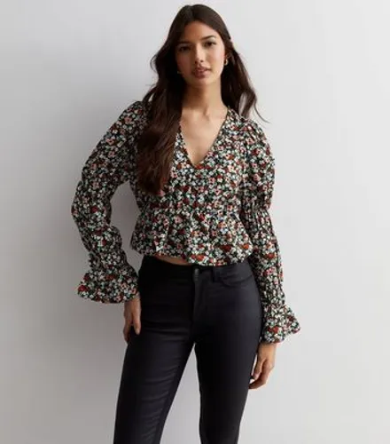 Urban Bliss Black Floral Ruched Sleeve Crop Top New Look