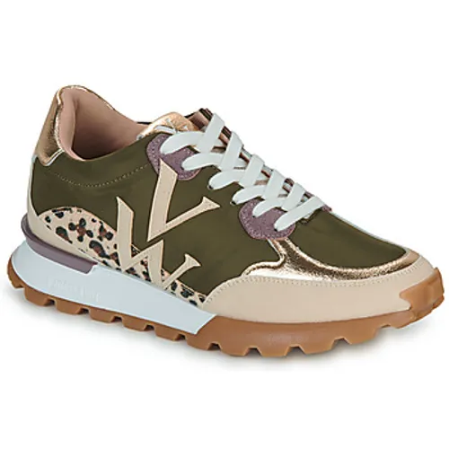 Vanessa Wu  CATERINA  women's Shoes (Trainers) in Green