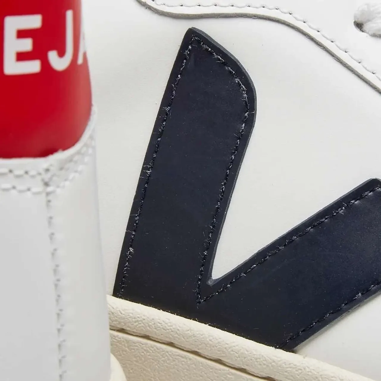 Veja , V-10 Sneakers ,White female, Sizes: