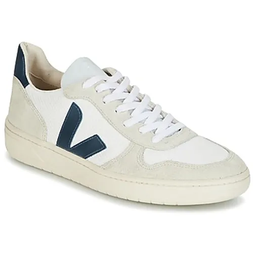 Veja  V-10  women's Shoes (Trainers) in White
