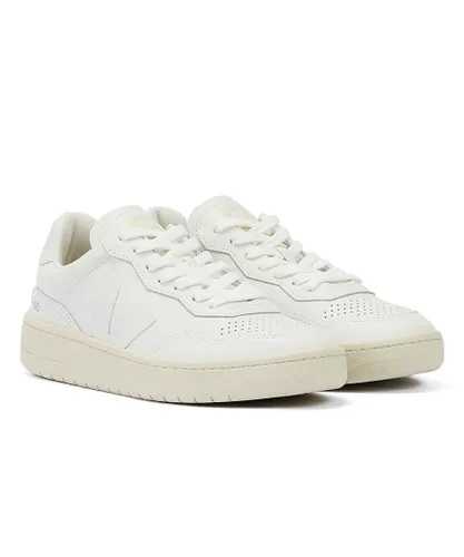 Veja V-90 Extra WoMens White Trainers Leather