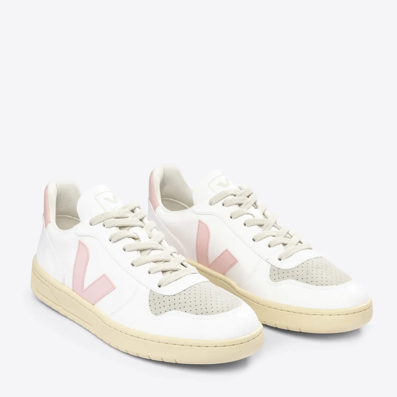 Veja Women’s V-10 Faux Leather and Suede Trainers - UK