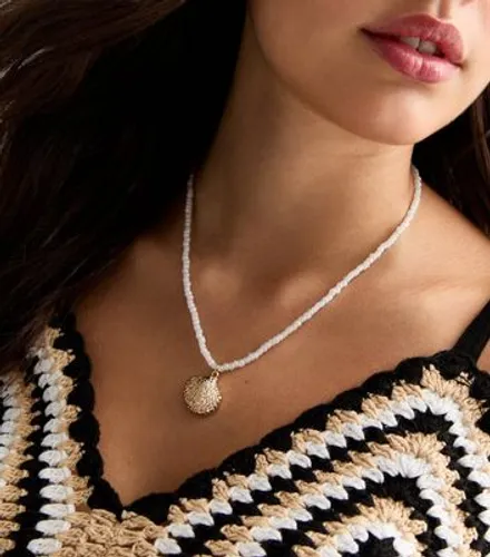 White Faux-Pearl Chain Shell Pendant Necklace New Look
