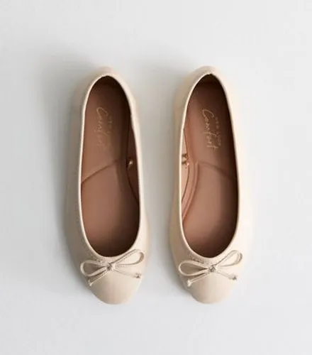 Wide Fit Off White Leather-Look Ballerina Pumps New Look