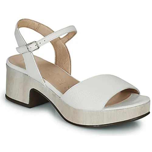 Wonders  D-8802-WILD  women's Sandals in White