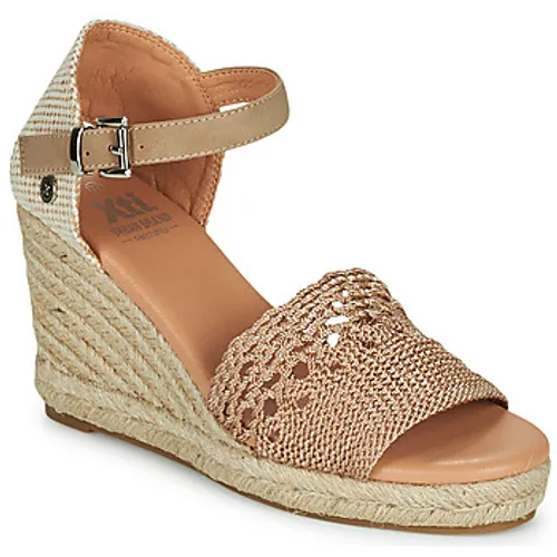 Xti  44294-TAUPE  women's Espadrilles / Casual Shoes in Gold